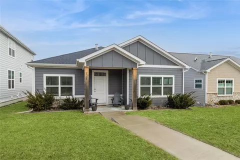 2710 NW 165th Ln, Clive, IA 50325