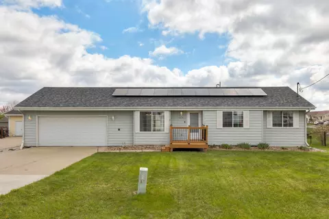 213 N Grant Ave, Elkhart, IA 50073