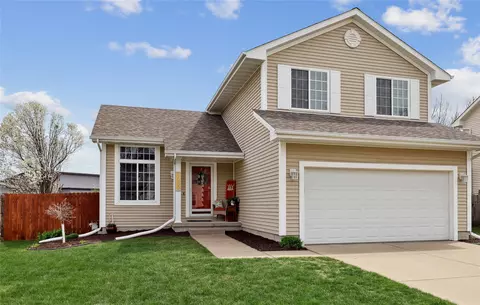 1085 SE Rosewood Dr, Waukee, IA 50263