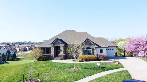 9289 Winterberry Ct, West Des Moines, IA 50266