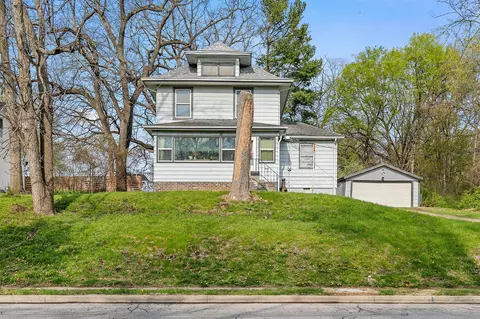 1908 E 33rd St, Des Moines, IA 50317