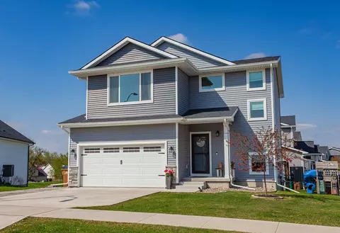 1700 E 19th Ct, Norwalk, IA 50211