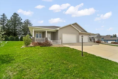 105 Southridge Dr, Reinbeck, IA 50669