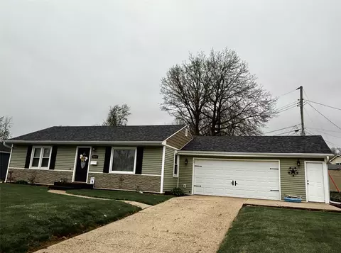 2204 S 7th Ave E, Newton, IA 50208