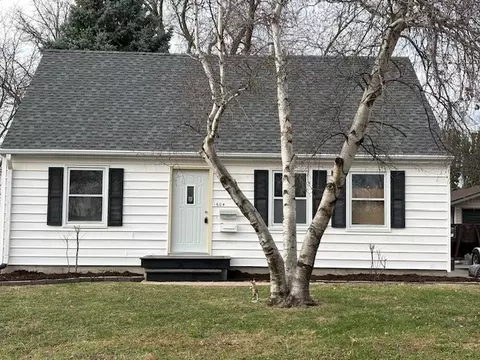 1604 Elder Dr, Marshalltown, IA 50158