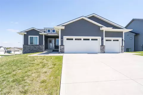 3875 Scout Trl, Waukee, IA 50263