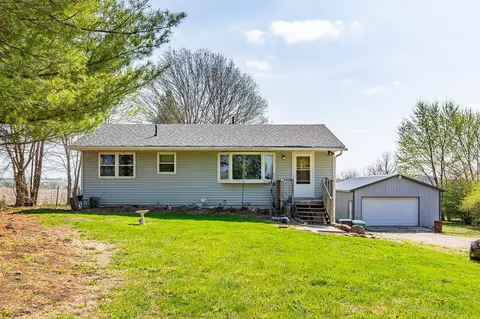 5995 SE 104th St, Runnells, IA 50237