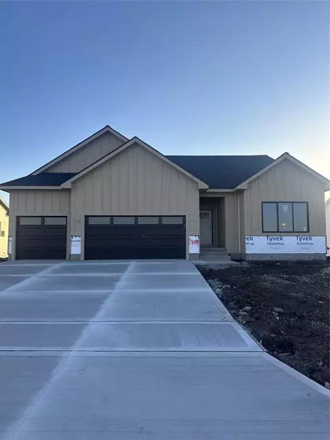 1404 NW Jackson Dr, Ankeny, IA 50023
