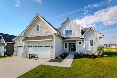 4668 178th St, Urbandale, IA 50323
