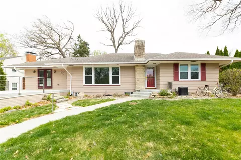 3514 Davisson Rd, Des Moines, IA 50310