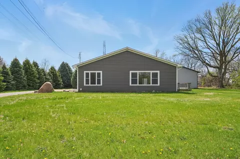 5420 NW 55th Ave, Johnston, IA 50131