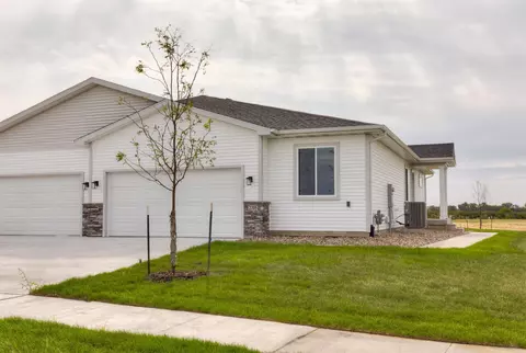 2705 13th St NE, Bondurant, IA 50035