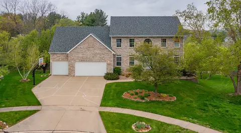 1652 NW 125th St, Clive, IA 50325
