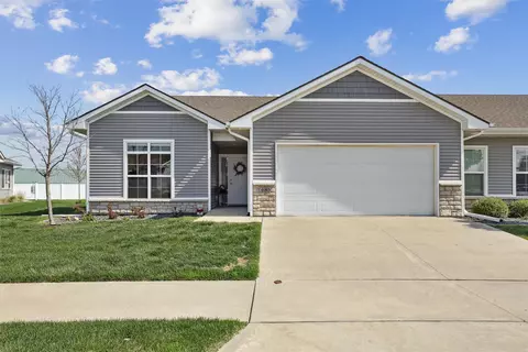 1685 SE Silver Pointe Dr, Waukee, IA 50263