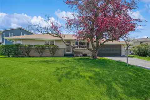 310 Gray Ave, Waukee, IA 50263