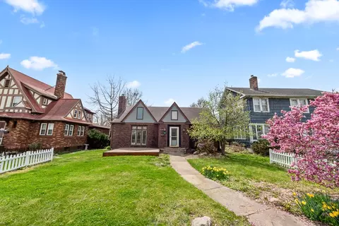 160 E Alta Vista Ave, Ottumwa, IA 52501