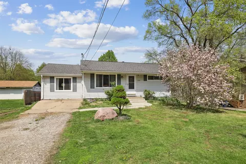 1502 E Glenwood Dr, Des Moines, IA 50320