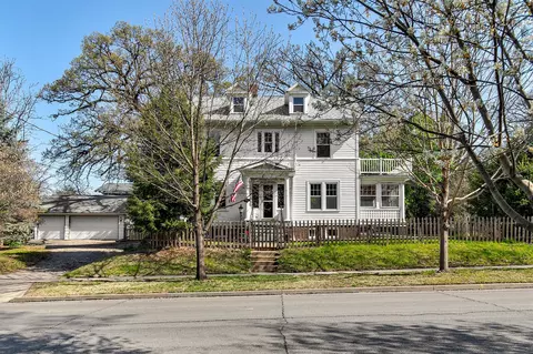 738 E Washington Ave, Des Moines, IA 50316