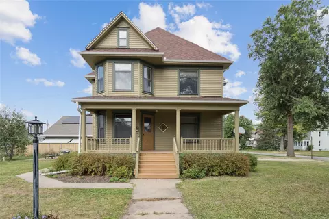 1323 5th Ave, Grinnell, IA 50112