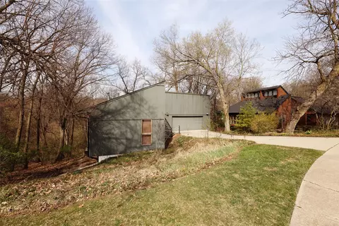 1105 Oklahoma Dr, Ames, IA 50014