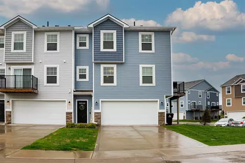 2702 NW Kate Shelley Ln, Ankeny, IA 50023
