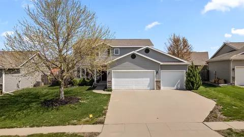 155 SE Stone Prairie Dr, Waukee, IA 50263