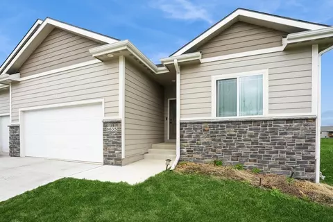 6635 NE 9th Ct, Des Moines, IA 50313