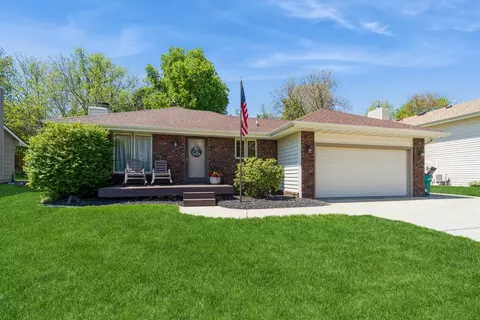 4106 Patricia Dr, Urbandale, IA 50322