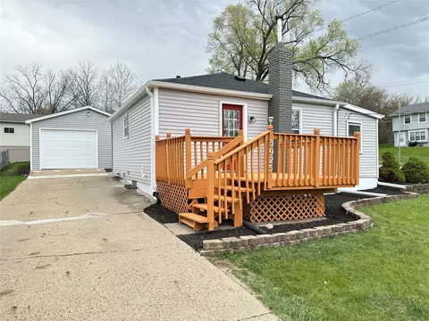 3925 SE 8th St, Des Moines, IA 50315