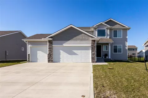 1170 Cedar St, Waukee, IA 50263
