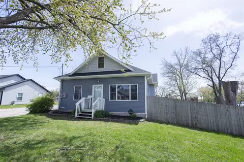 701 S 5th Ave E, Newton, IA 50208