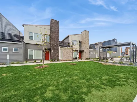 455 SW 12th St, Des Moines, IA 50309
