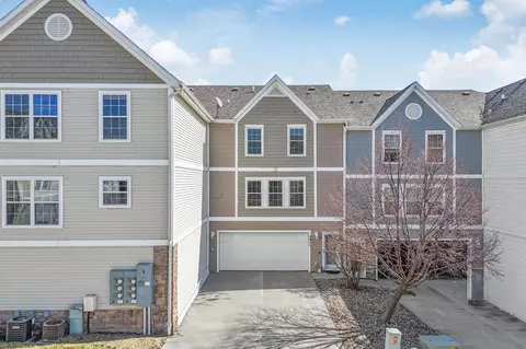 3011 SW Sharmin Ln, Ankeny, IA 50023