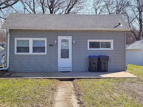 946 Miller Ave, Iowa City, IA 52246