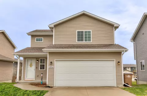 2884 Park Pl, Norwalk, IA 50211