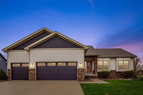 2608 NE Chevalia Ct, Grimes, IA 50111