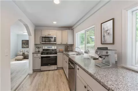 3306 S Union St, Des Moines, IA 50315