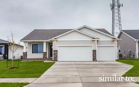625 NW Compass Ave, Waukee, IA 50263