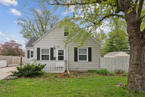 1708 Vine St, West Des Moines, IA 50265
