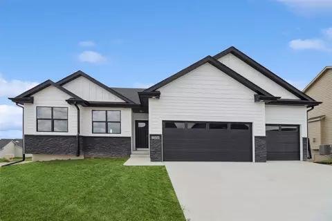 2550 SE Kettleridge Ln, Waukee, IA 50263