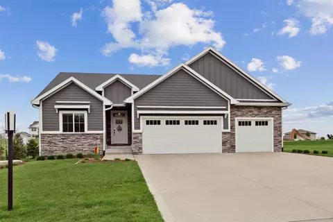 9856 NW 44th St, Polk City, IA 50226
