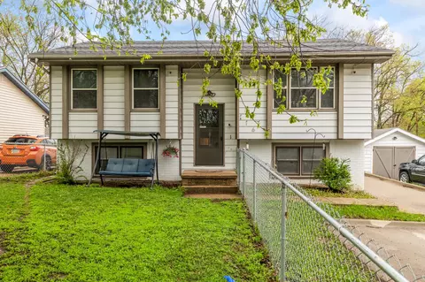 116 Hart Ave, Des Moines, IA 50315