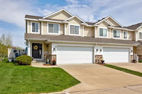4241 153rd St, Urbandale, IA 50323