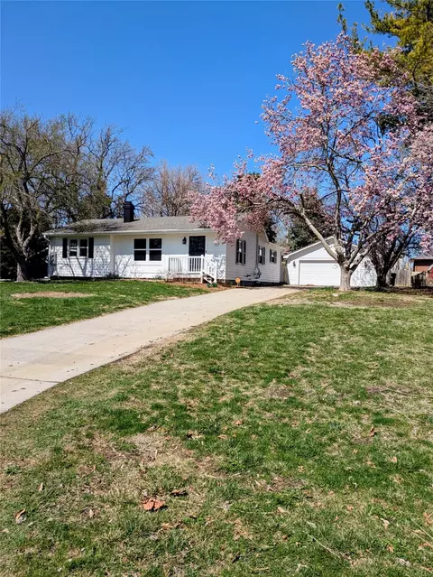 1300 NE 50th Pl, Des Moines, IA 50313
