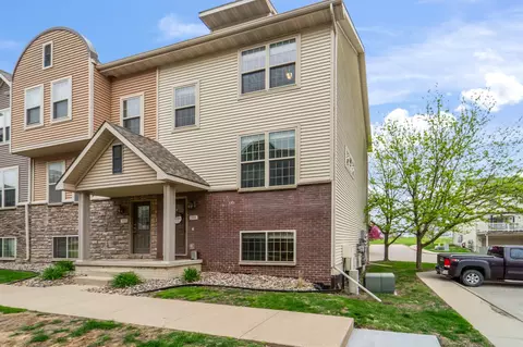3600 SE Glenstone Dr #301, Grimes, IA 50111