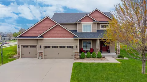220 Balfour Dr, Norwalk, IA 50211