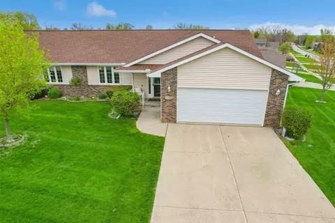 1102 Cassidy Curv, Adel, IA 50003