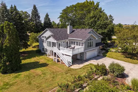 7333 SE 6th Ave, Pleasant Hill, IA 50327