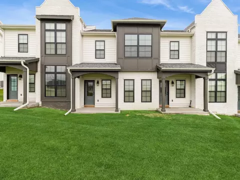 14142 Wilden Dr, Urbandale, IA 50323