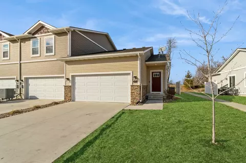 9375 Primo Ln, West Des Moines, IA 50266